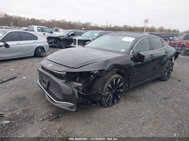 JTDAFAAF9P3001152 Toyota Crown Platinum