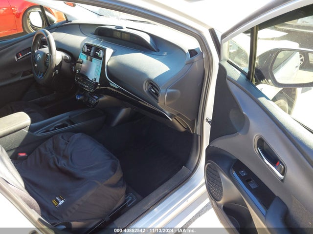 Toyota Prius Le Awd-e 2020 JTDL9RFU2L3017810 Image 5