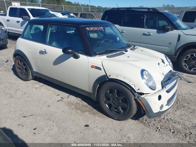 2006 MINI COOPER WMWRC33516TK15267 Photo 0