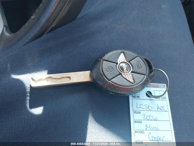 2006 MINI COOPER WMWRC33516TK15267 Photo 10