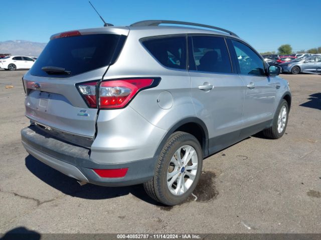 1FMCU9GD4JUB15737 Ford ESCAPE SE
