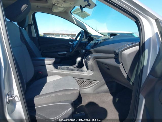 1FMCU9GD4JUB15737 Ford ESCAPE SE
