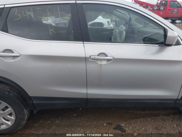 JN1BJ1CRXKW341589 Nissan Rogue Sport S