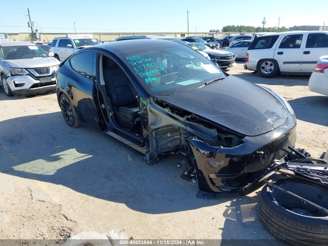 2023 TESLA MODEL Y 7SAYGAEE1PF837301 Photo 0