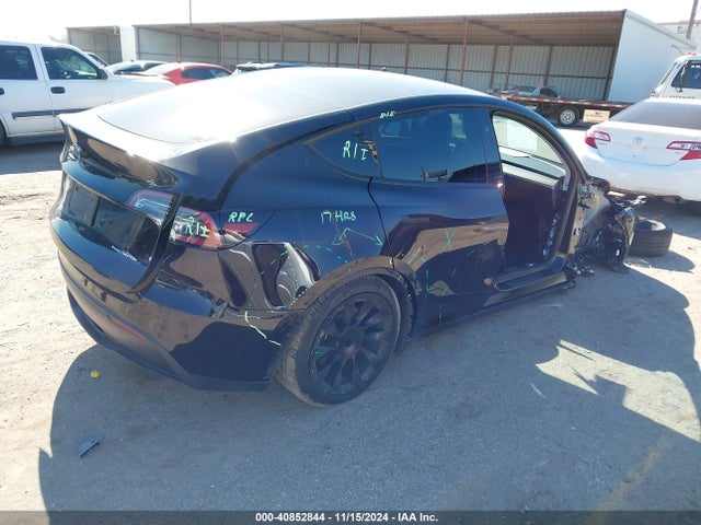2023 TESLA MODEL Y 7SAYGAEE1PF837301 Photo 3