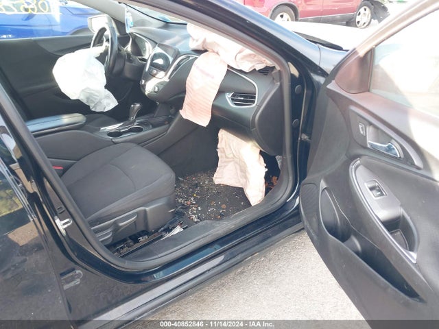 Chevrolet MALIBU LT 2018 1G1ZD5ST8JF176348 Image 5