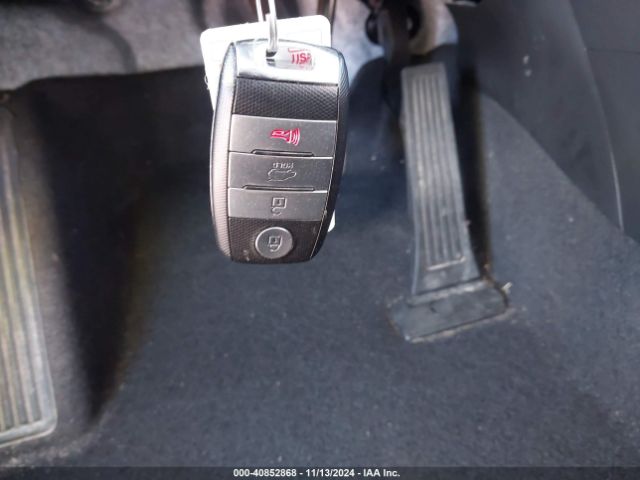 KNDJX3AA6K7911453 KIA Soul !