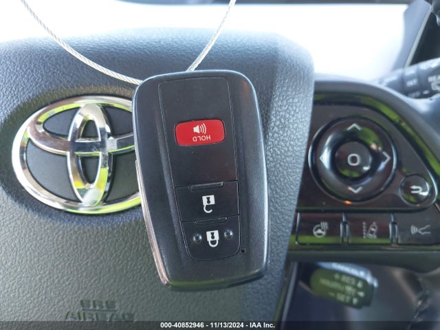 JTDKARFU1K3087428 Toyota Prius Limited