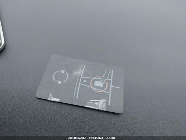 2021 TESLA MODEL Y 5YJYGDEE4MF112351 Photo 10