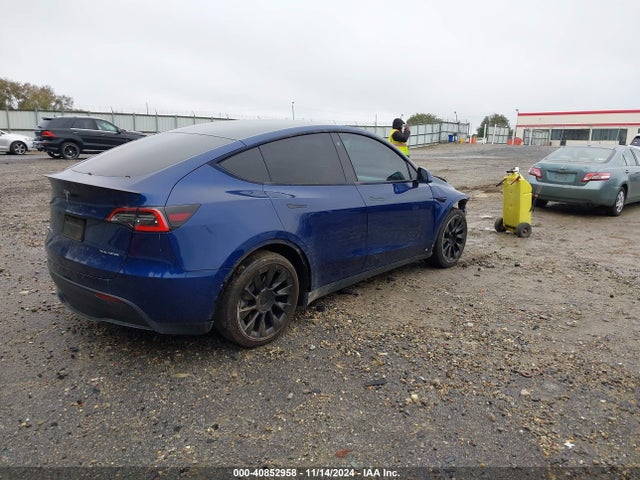 2021 TESLA MODEL Y 5YJYGDEE4MF112351 Photo 3