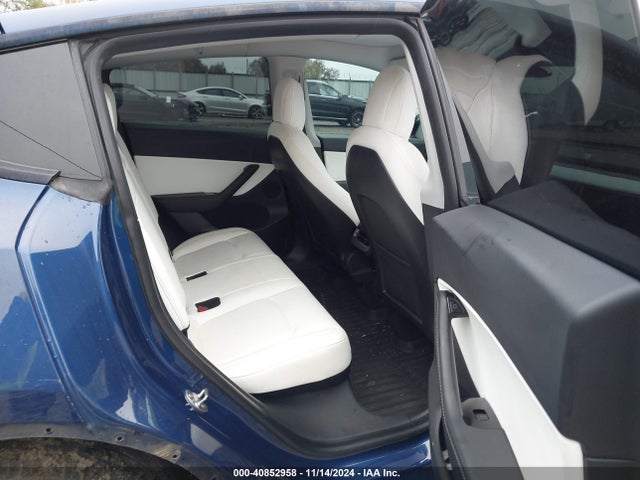 2021 TESLA MODEL Y 5YJYGDEE4MF112351 Photo 7