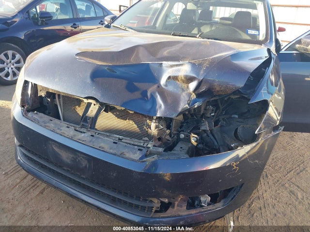 1VWBT7A32FC004816 Volkswagen Passat 1.8t Se