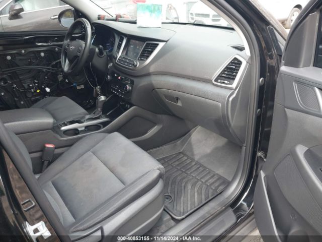 KM8J3CA29JU758261 Hyundai Tucson Value
