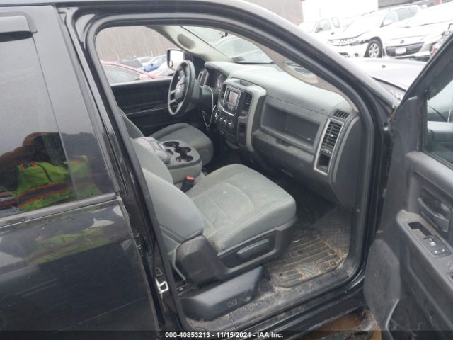 3C6RR7KT6HG574159 RAM 1500 Express  4x4 5'7 Box