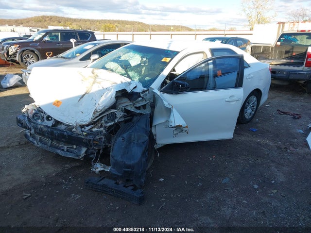 Toyota CAMRY LE 2014 4T1BF1FK1EU405690 Image 2