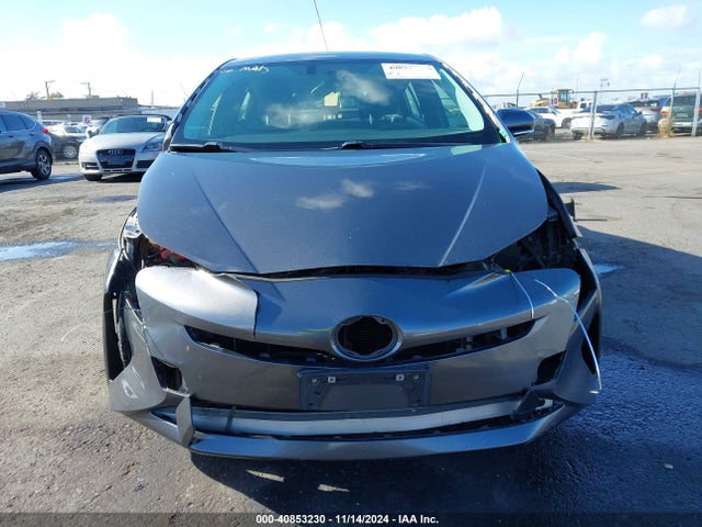 Toyota Prius Two Eco 2016 JTDKARFU0G3029317 Image 13