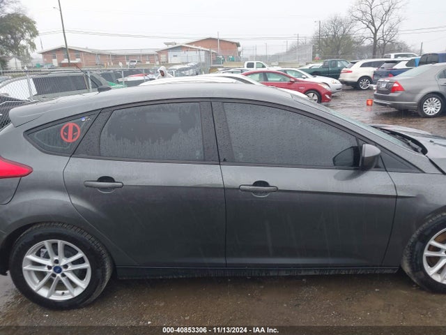Ford FOCUS SE 2018 1FADP3K26JL255920 Image 13