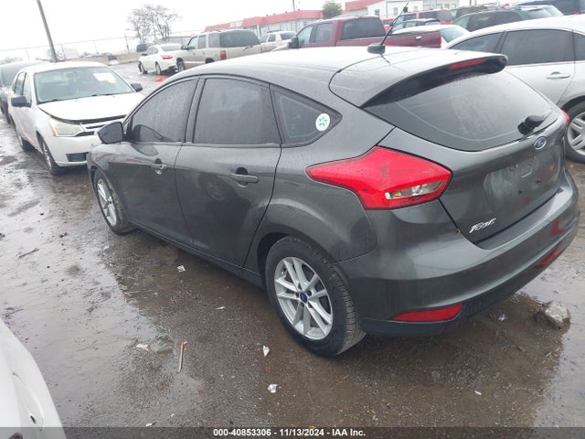 Ford FOCUS SE 2018 1FADP3K26JL255920 Image 3