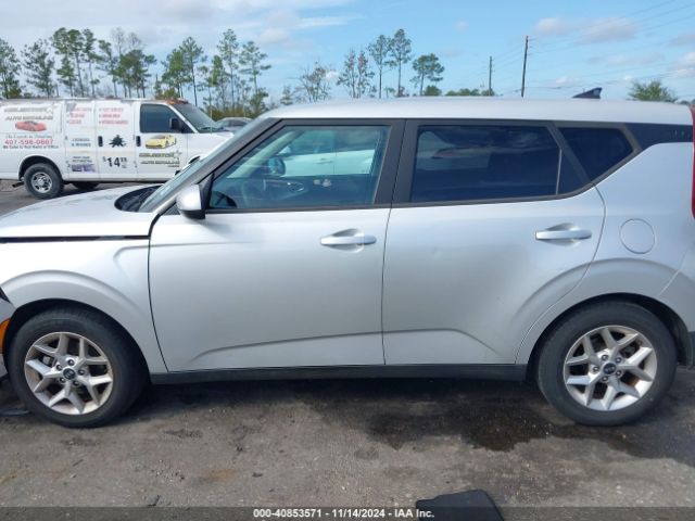 KNDJ23AU8M7777217 KIA SOUL S