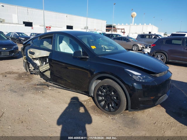 2024 TESLA MODEL Y 7SAYGDEE8RA222844 Photo 0
