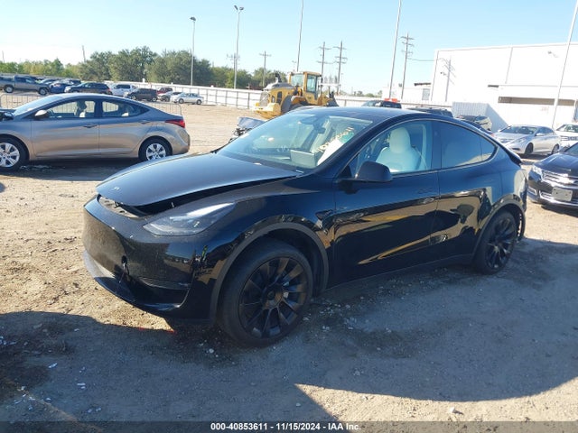 2024 TESLA MODEL Y 7SAYGDEE8RA222844 Photo 1