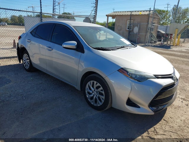 Toyota COROLLA LE 2018 5YFBURHE1JP849160 Image 1