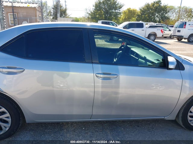 Toyota COROLLA LE 2018 5YFBURHE1JP849160 Image 13