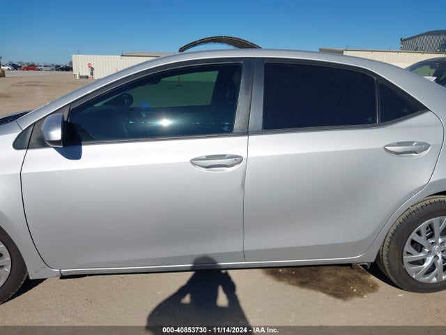 Toyota COROLLA LE 2018 5YFBURHE1JP849160 Image 14