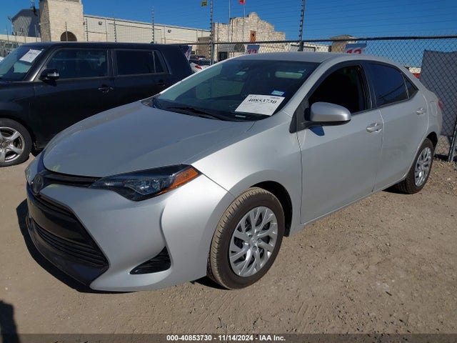 Toyota COROLLA LE 2018 5YFBURHE1JP849160 Image 2