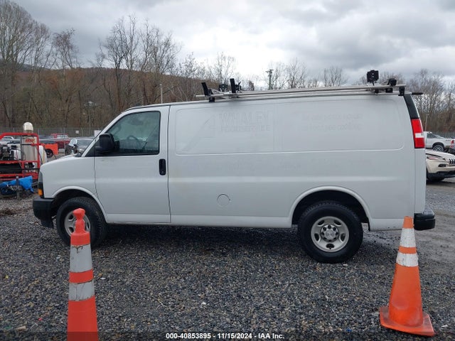 Chevrolet Express 2500 Work Van 2019 1GCWGAFP9K1187042 Image 14