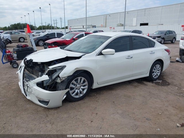 Nissan Altima 2.5 S 2014 1N4AL3AP3EN230155 Image 2
