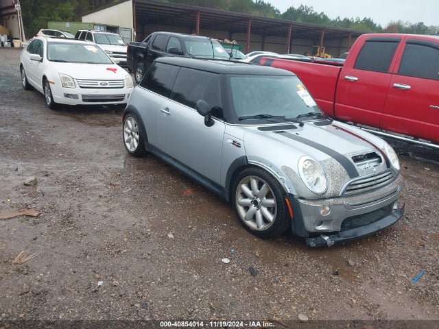 2006 MINI COOPER S WMWRE33516TL21373 Photo 0