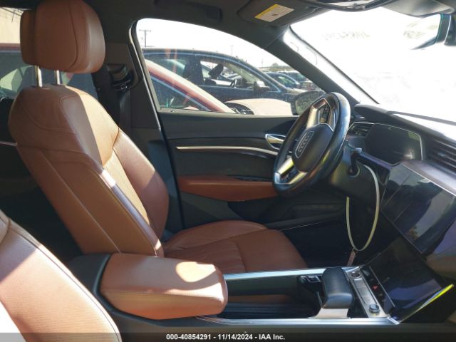 WA1VAAGE8MB014744 Audi E-tron Prestige Quattro