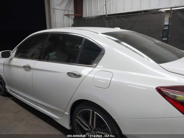 1HGCR3F90GA032463 Honda Accord Touring