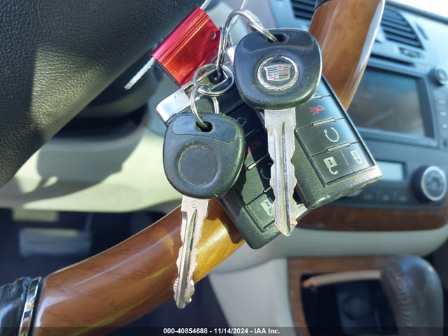 2010 CADILLAC DTS 1G6KP5E93AU127833 Photo 10