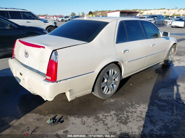 2010 CADILLAC DTS 1G6KP5E93AU127833 Photo 3