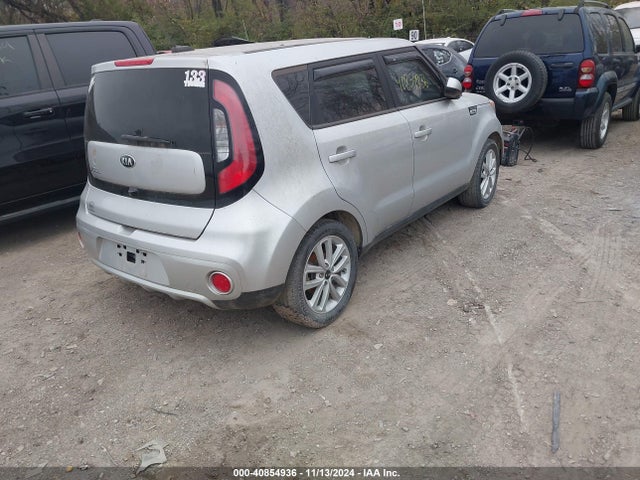 KIA SOUL + 2018 KNDJP3A57J7568489 Image 4