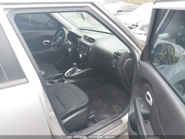 KIA SOUL + 2018 KNDJP3A57J7568489 Image 5