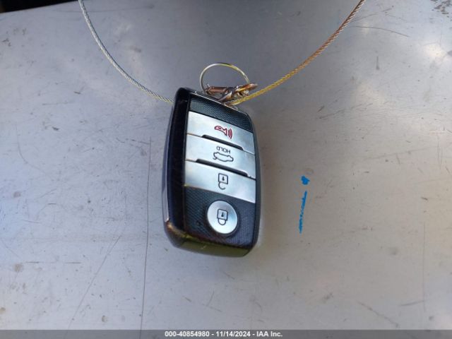 3KPFL4A71JE218204 KIA FORTE S