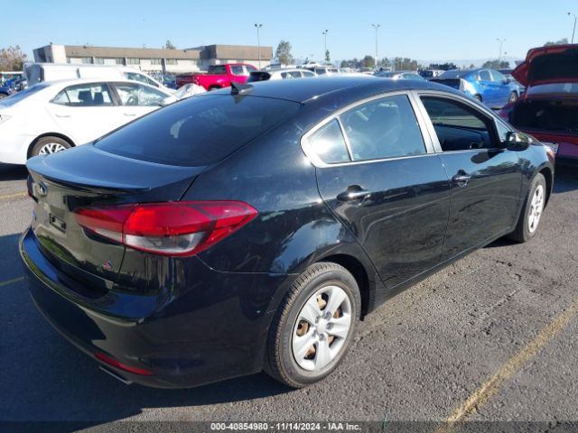 3KPFL4A71JE218204 KIA FORTE S