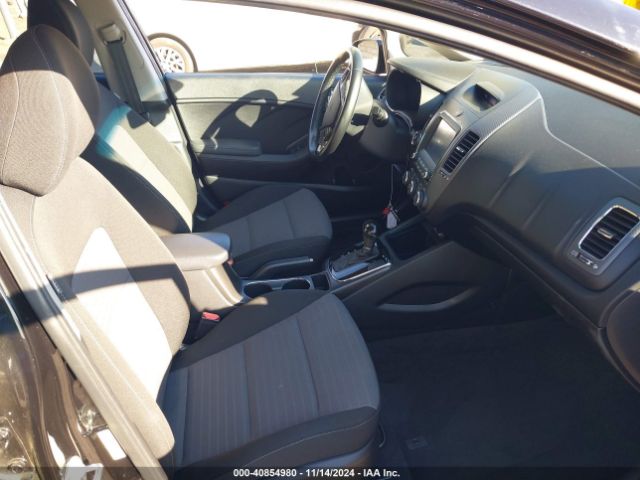 3KPFL4A71JE218204 KIA FORTE S