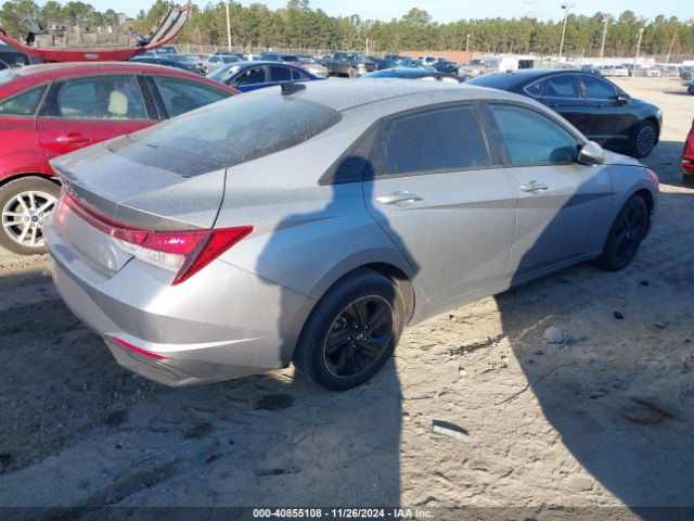 5NPLM4AG2MH009425 Hyundai ELANTRA SEL