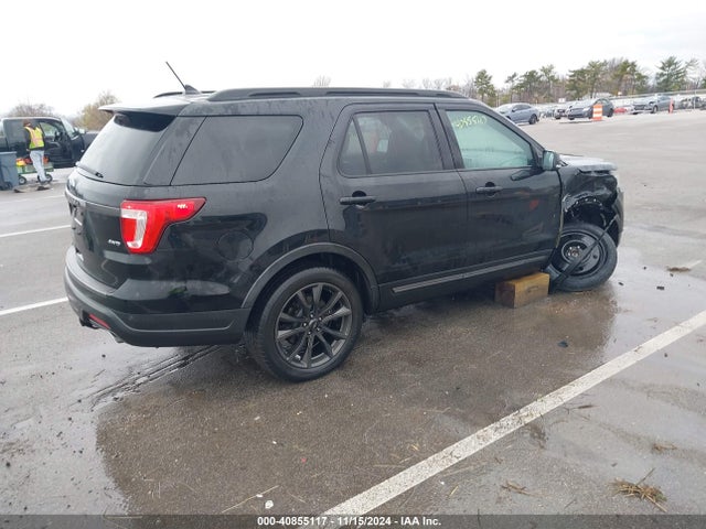 Ford EXPLORER XLT 2018 1FM5K8D8XJGB53956 Image 4