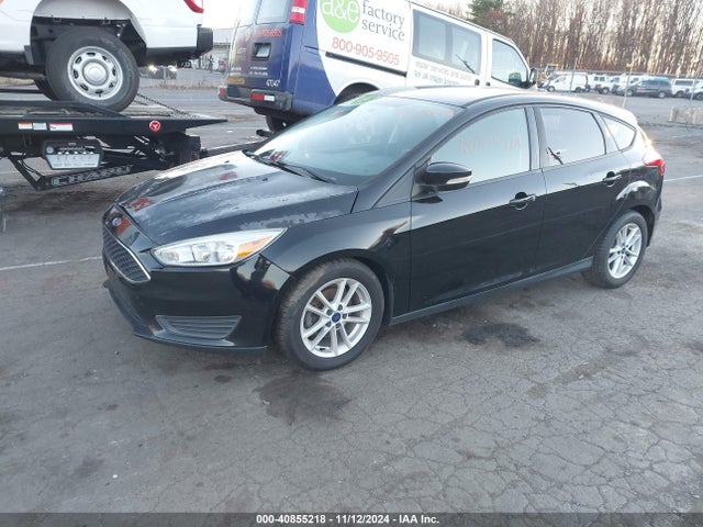 Ford FOCUS SE 2017 1FADP3K20HL335546 Image 2