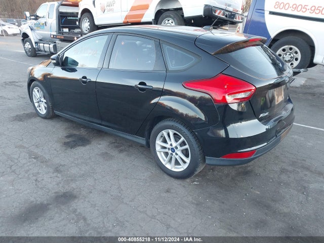 Ford FOCUS SE 2017 1FADP3K20HL335546 Image 3