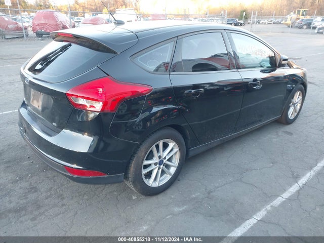 Ford FOCUS SE 2017 1FADP3K20HL335546 Image 4