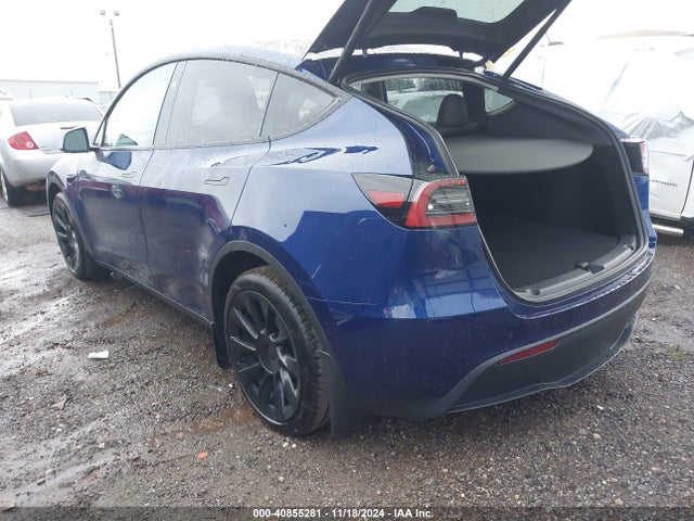 2023 TESLA MODEL Y 7SAYGDEE6PF811617 Photo 2