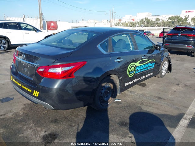 Nissan Altima 2.5 S 2017 1N4AL3AP1HN325625 Image 4