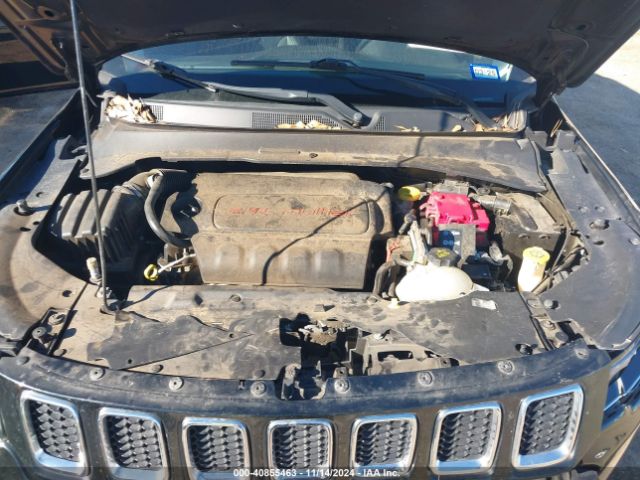 3C4NJDBBXKT818415 Jeep Compass Latitude 4x4