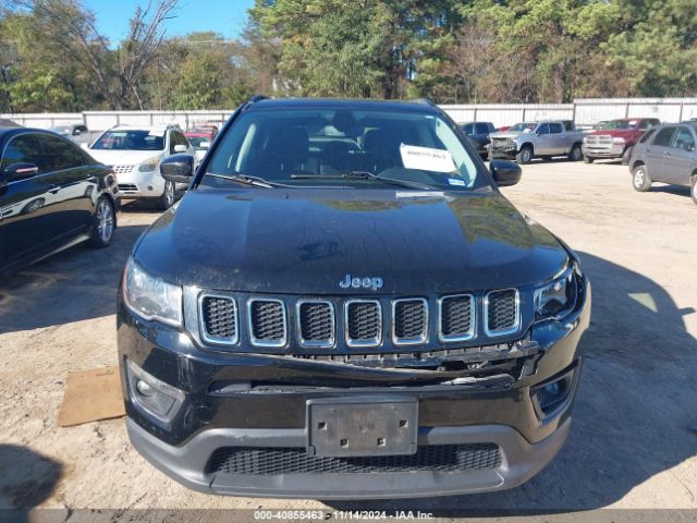 3C4NJDBBXKT818415 Jeep Compass Latitude 4x4